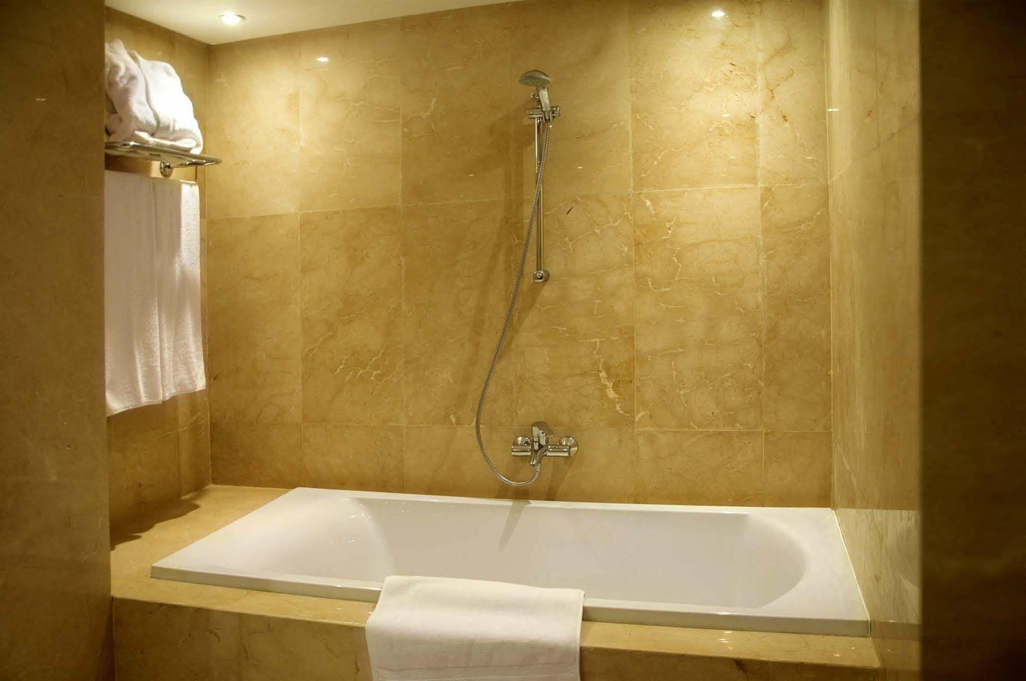 Suites Hotel Mohammed V By Accor Al Hoceima Exterior photo